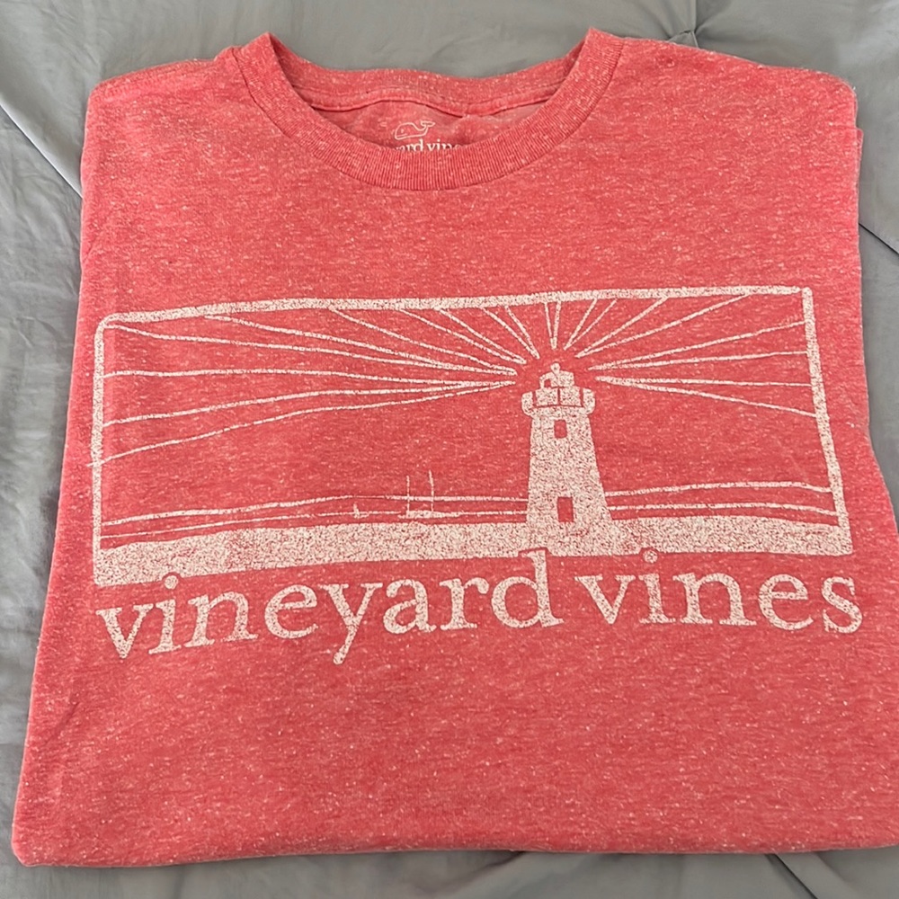 Vineyard vines t shirt EUC. Large and super soft